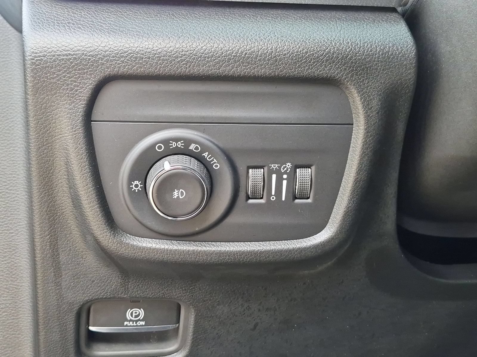 Used 2023 Jeep Grand Cherokee L Overland AWD/4WD image 30