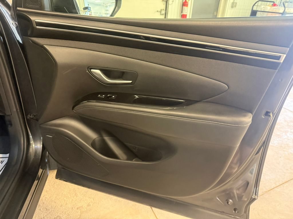 Used 2023 Hyundai Tucson Limited AWD/4WD image 28