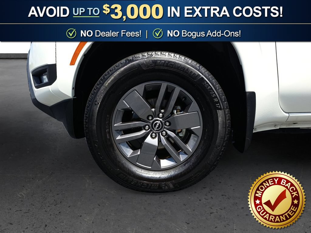 Used 2025 Nissan Frontier SV w/ SV Convenience Package RWD image 13