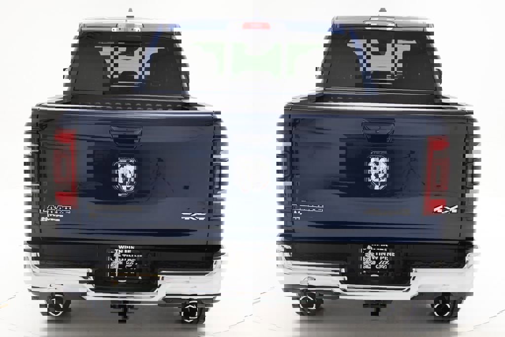 Used 2024 RAM 1500 Laramie AWD/4WD image 7