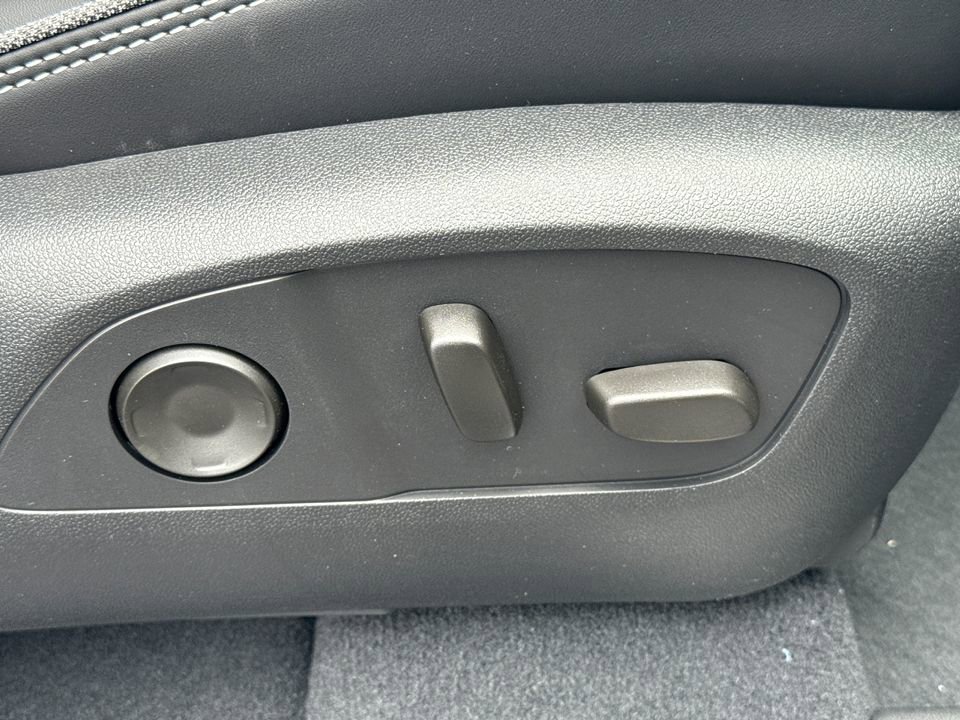 New 2025 GMC Sierra EV Denali image 42