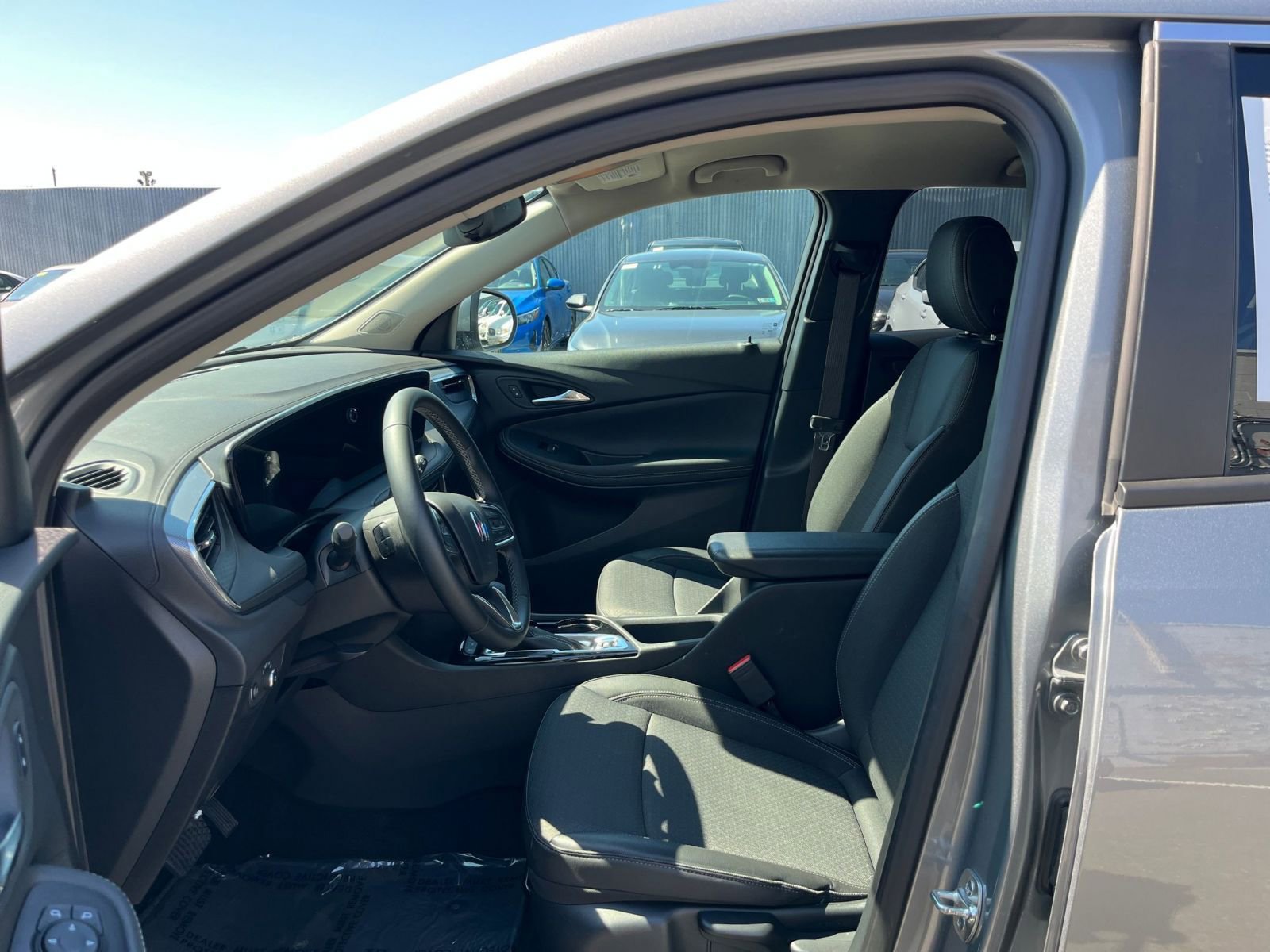 Used 2025 Buick Encore GX Preferred image 27