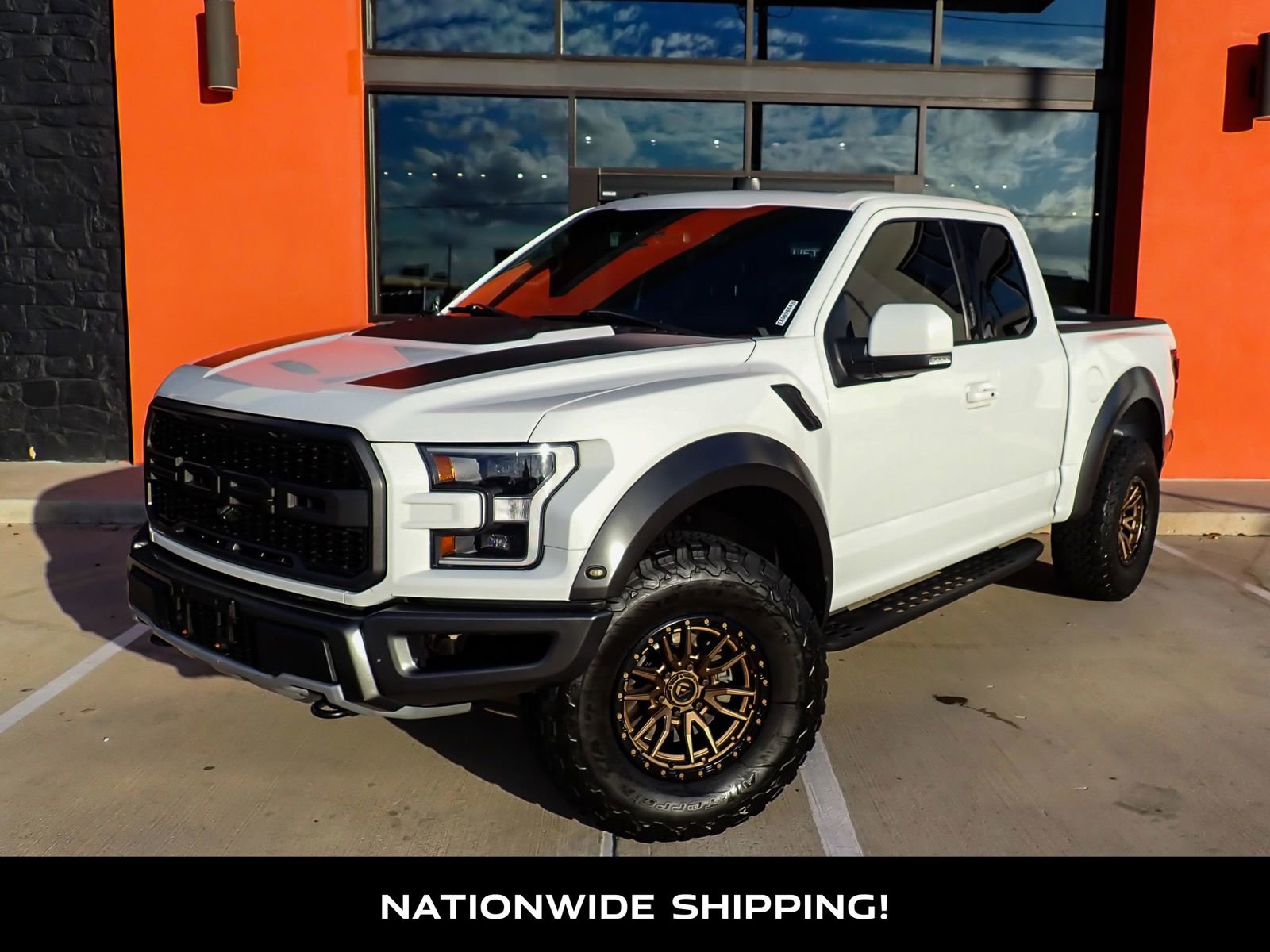 Used 2017 Ford F150 Raptor w/ Equipment Group 802A Luxury image 4