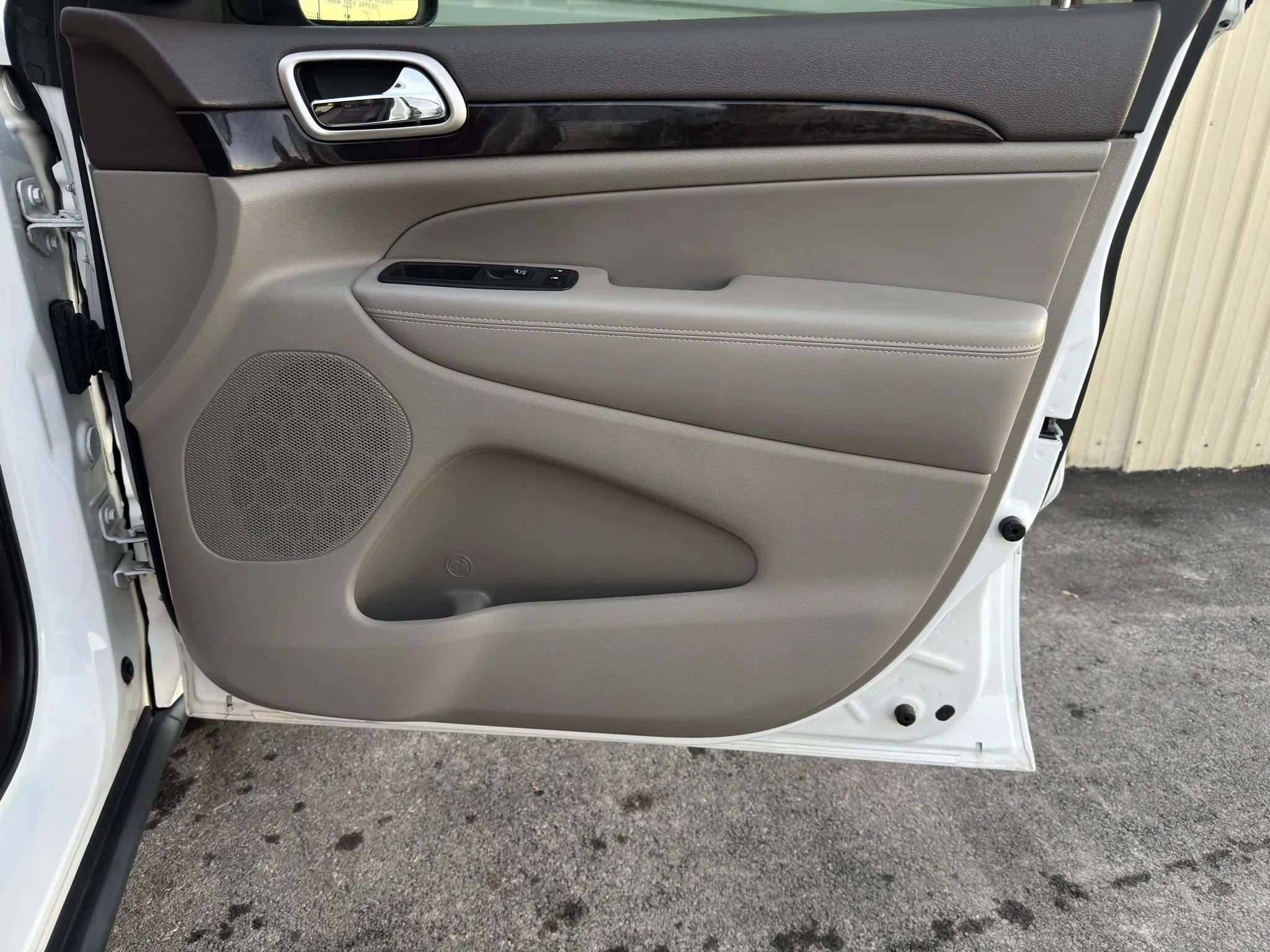 Used 2013 Jeep Grand Cherokee Laredo w/ Laredo E Group image 14