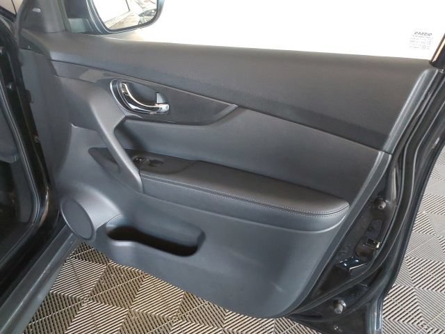 Used 2018 Nissan Rogue S AWD/4WD image 17