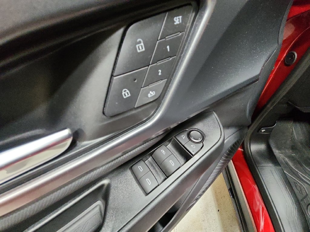Used 2024 Chevrolet Equinox EV RS AWD/4WD image 36