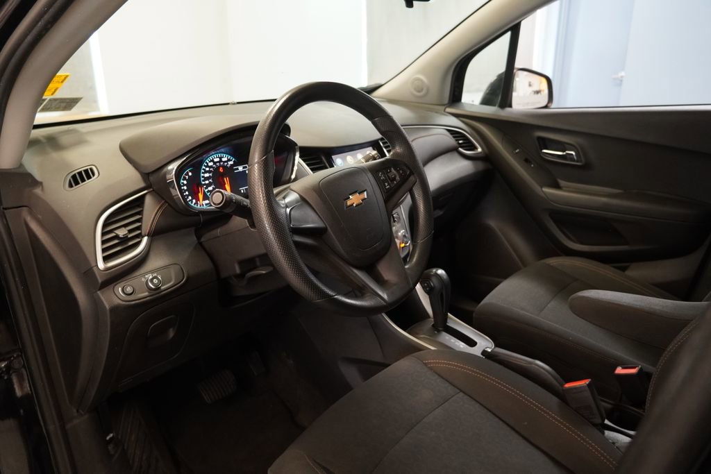 Used 2018 Chevrolet Trax LS FWD image 6