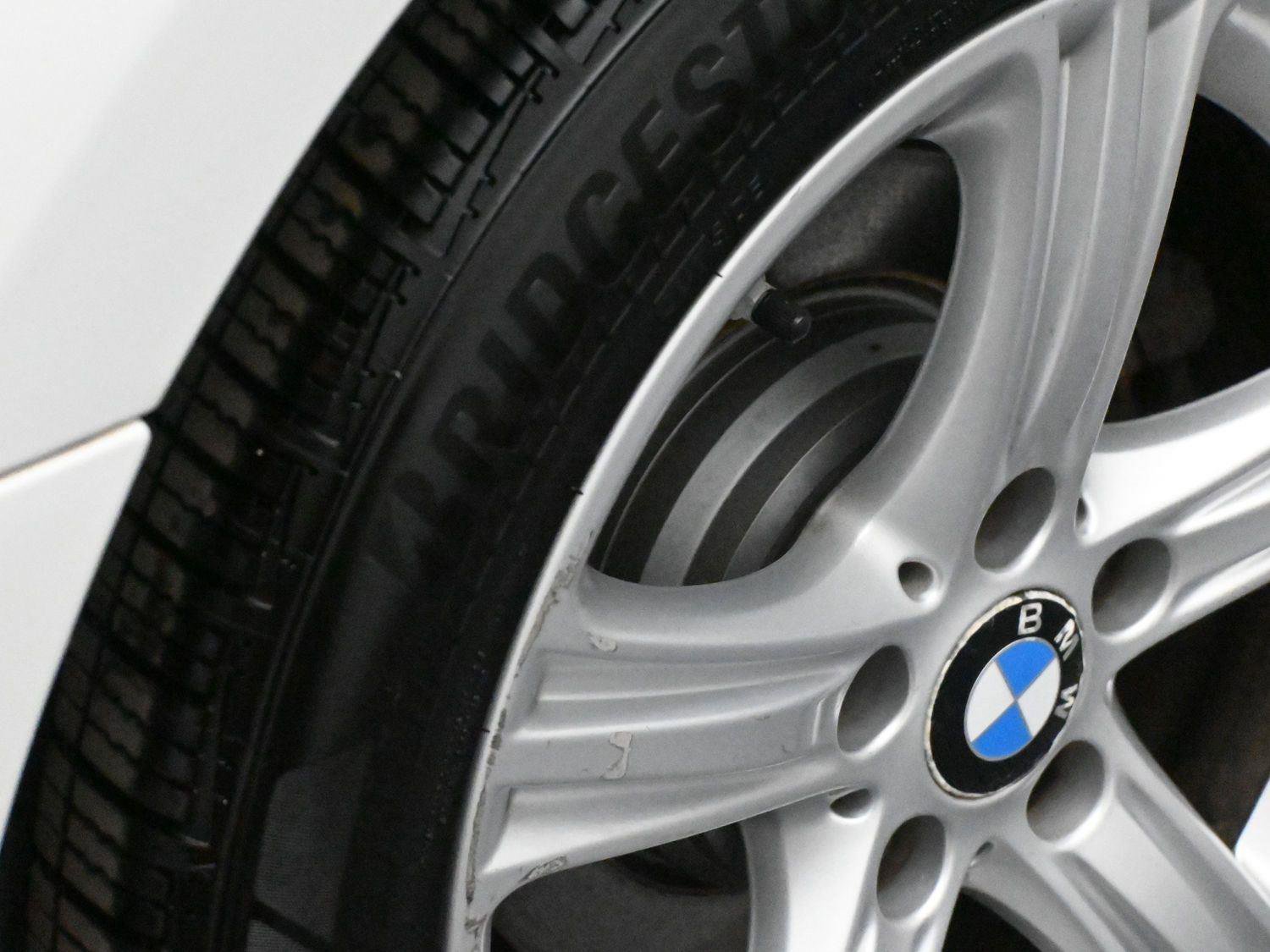 Used 2014 BMW 328i xDrive Sedan AWD/4WD image 16