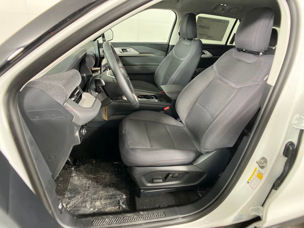 New 2026 Ford Explorer Active RWD image 29