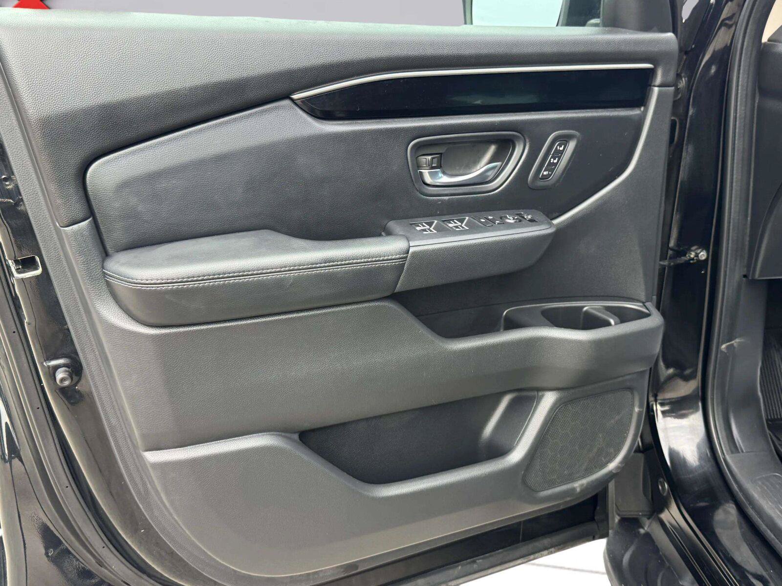 Used 2023 Honda Pilot Touring image 18
