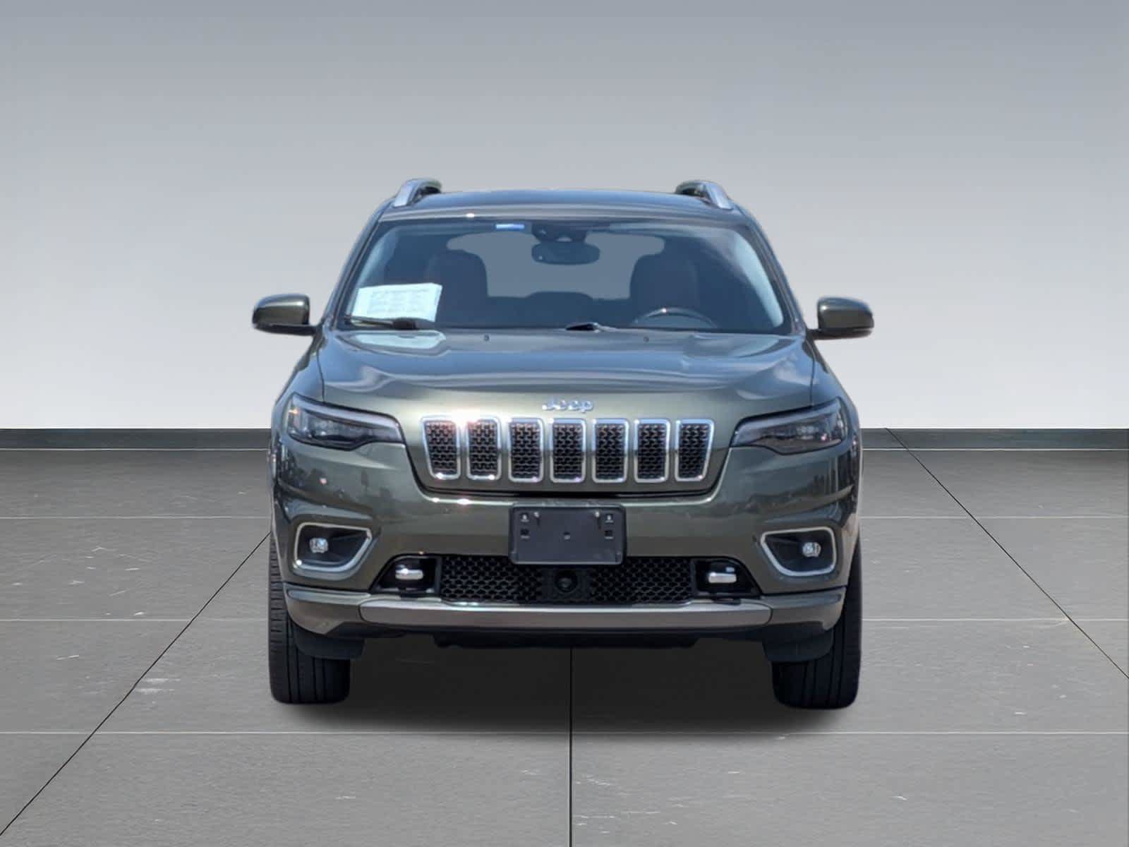 Used 2019 Jeep Cherokee Overland w/ Technology Group AWD/4WD image 8