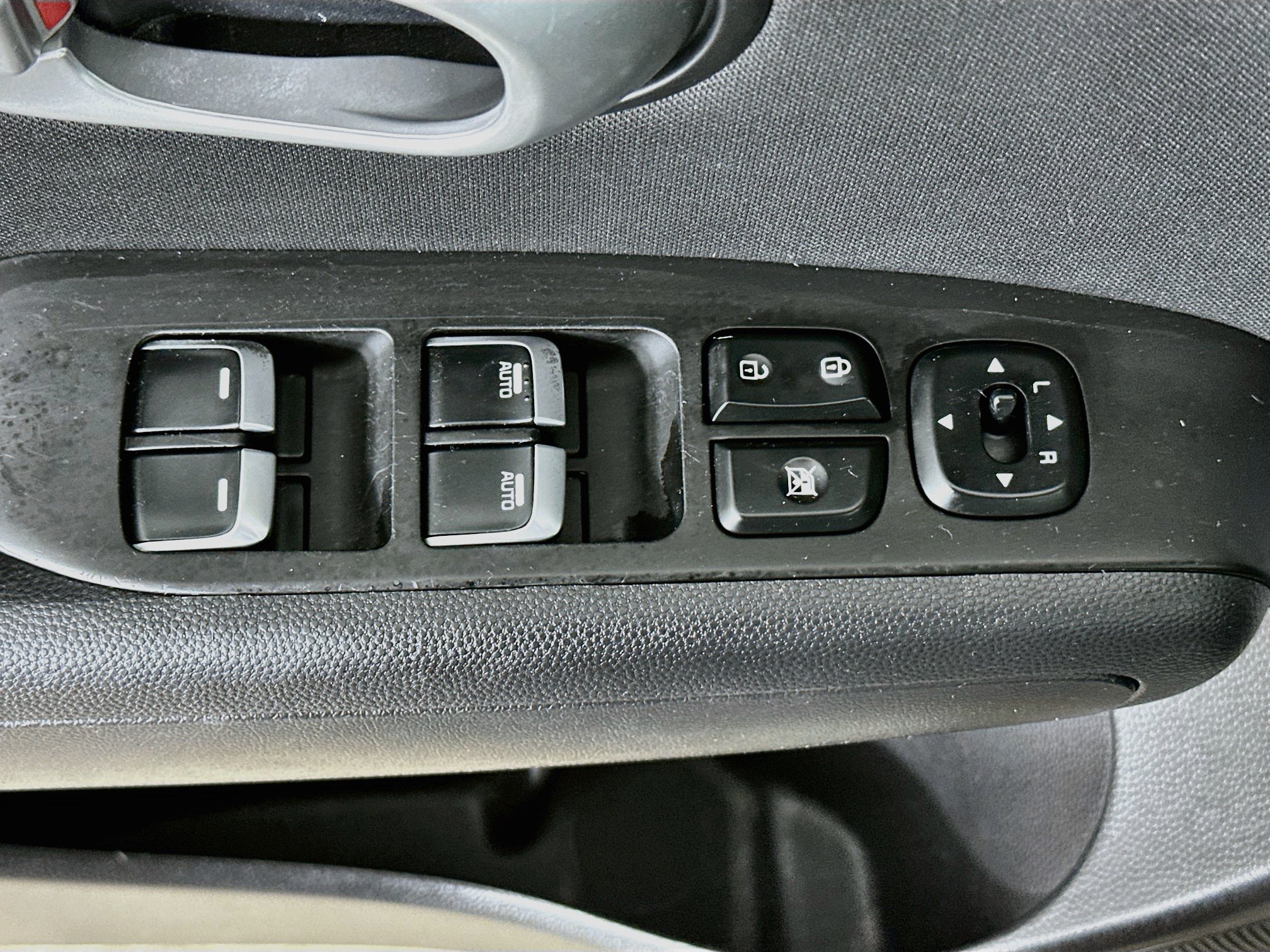 Used 2018 Kia Soul + FWD image 15