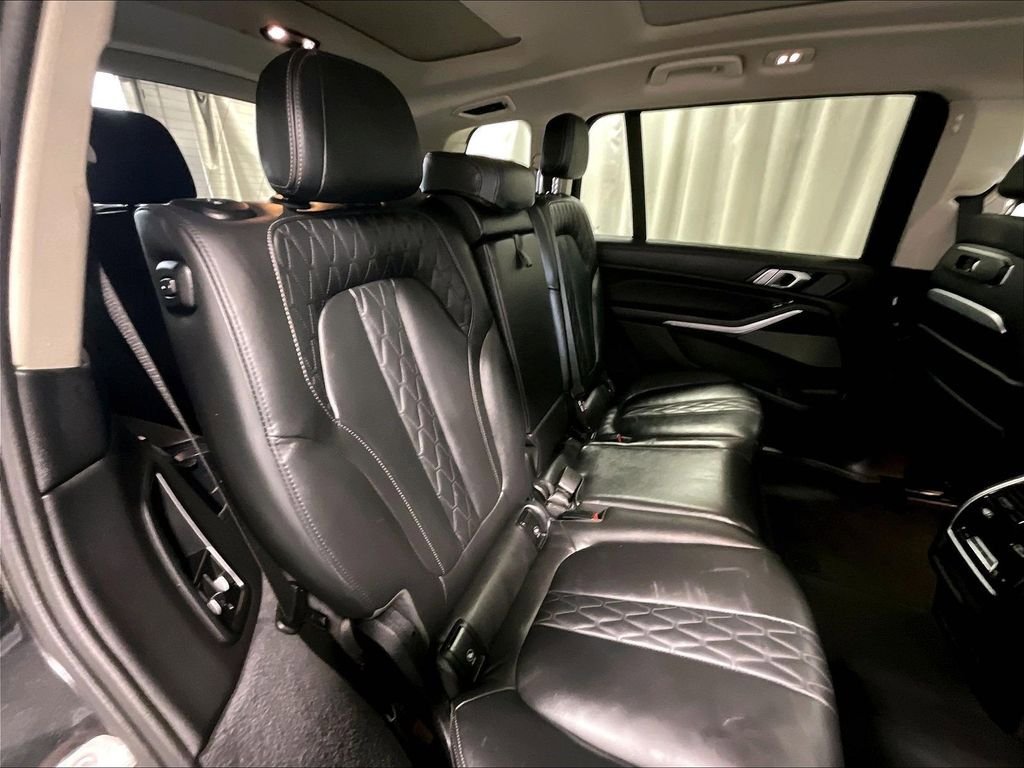 Used 2025 BMW X7 xDrive40i AWD/4WD image 15