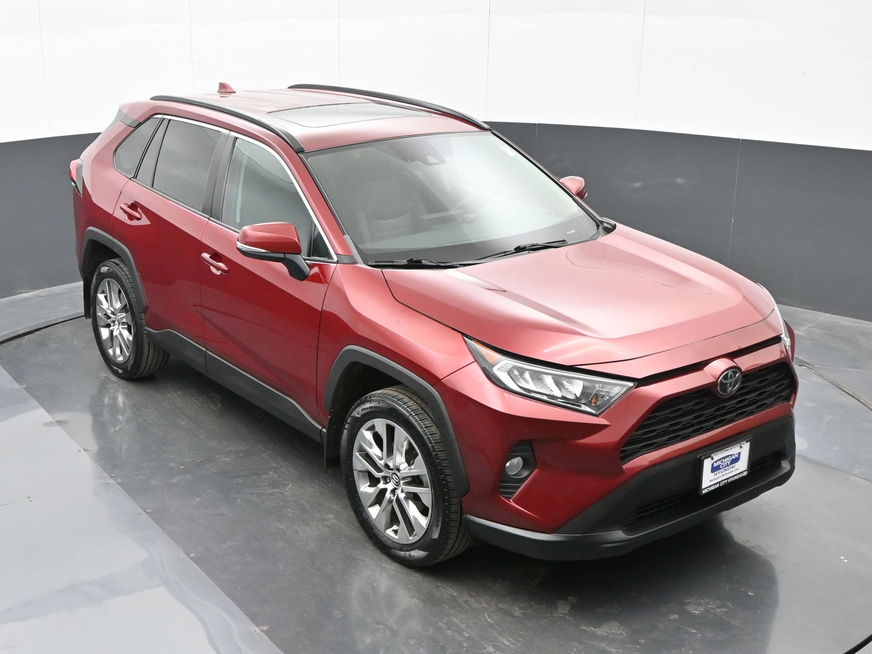 Used 2021 Toyota RAV4 XLE Premium image 33