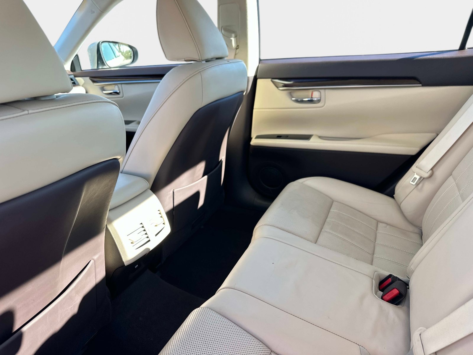 Used 2018 Lexus ES 350 w/ Luxury Package w/Wood Trim image 12