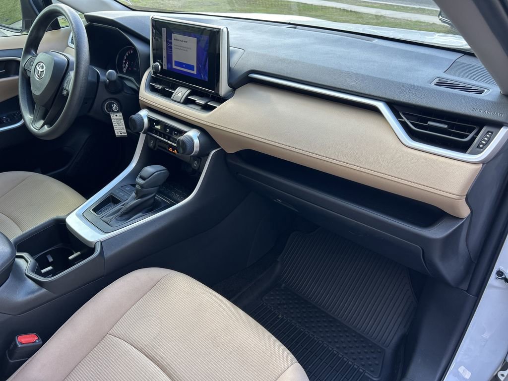 Used 2024 Toyota RAV4 LE image 12