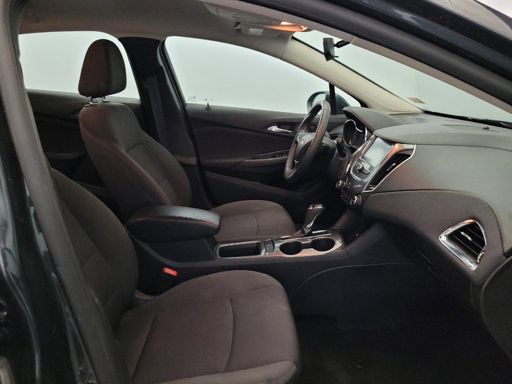 Used 2017 Chevrolet Cruze LT w/ Convenience Package FWD image 21