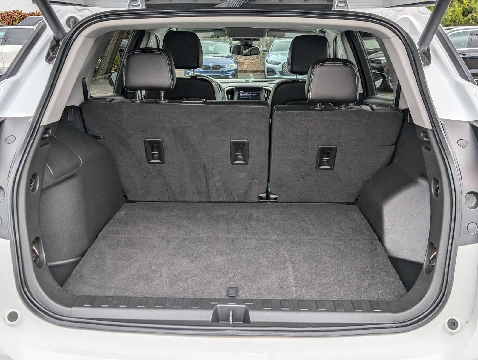 Used 2023 GMC Terrain SLT image 18