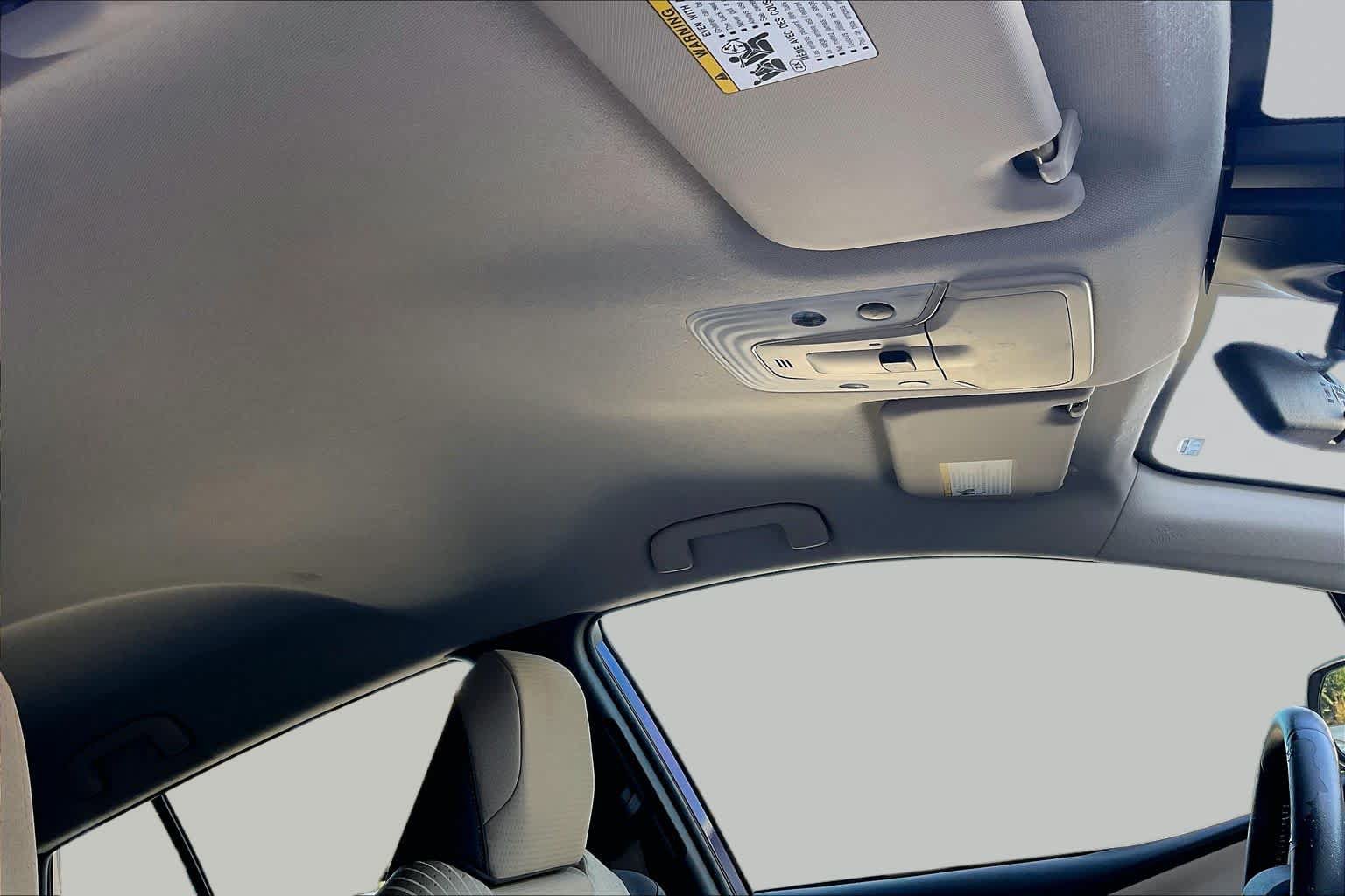 Used 2018 Toyota Prius Three FWD image 14