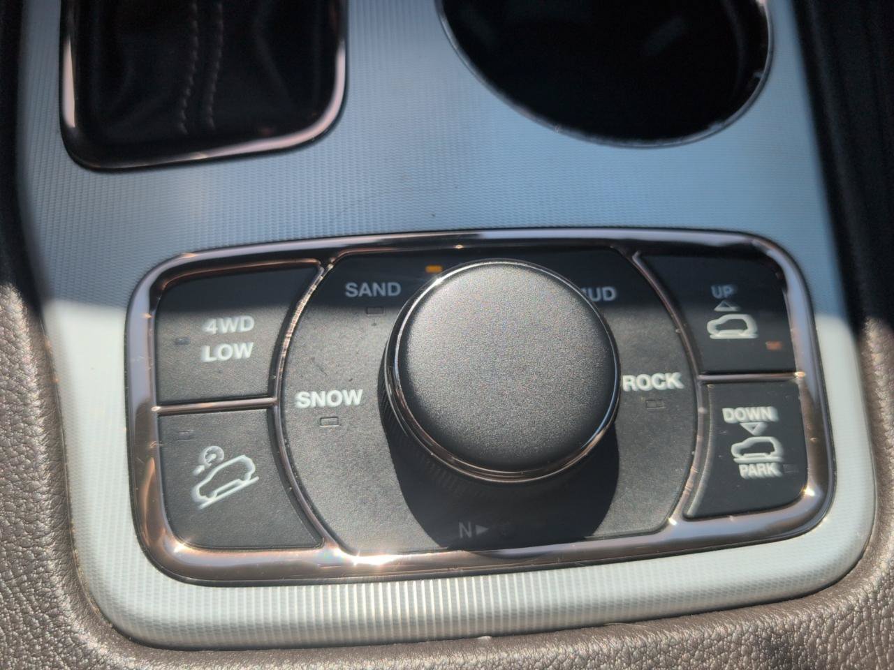 Used 2019 Jeep Grand Cherokee Summit AWD/4WD image 24