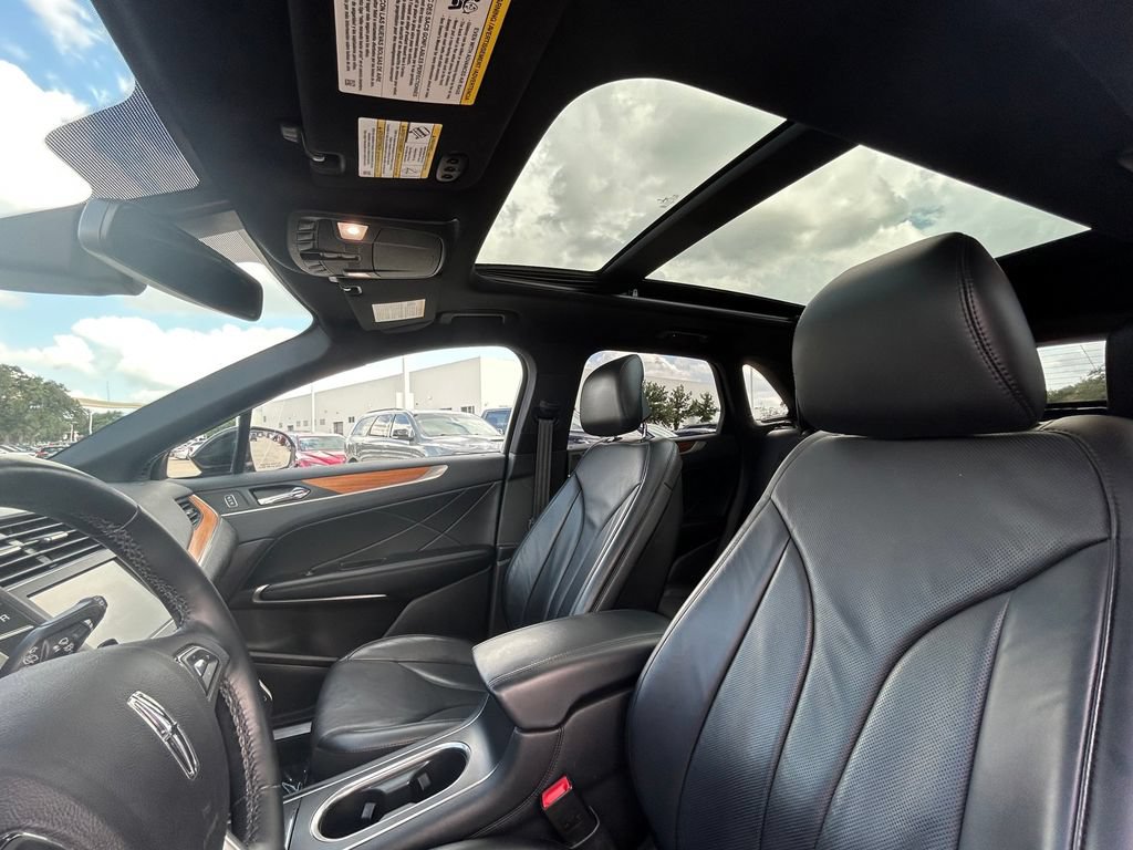 Used 2019 Lincoln MKC Reserve w/ MKC Climate Package FWD image 12