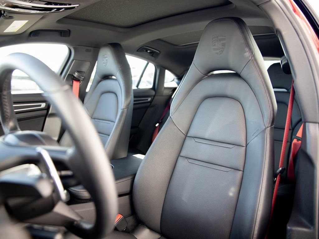 Used 2023 Porsche Panamera 4 Platinum Edition image 5