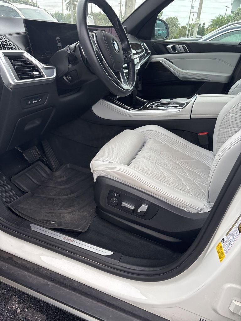 Used 2024 BMW X5 sDrive40i w/ Parking Assistance Package image 4