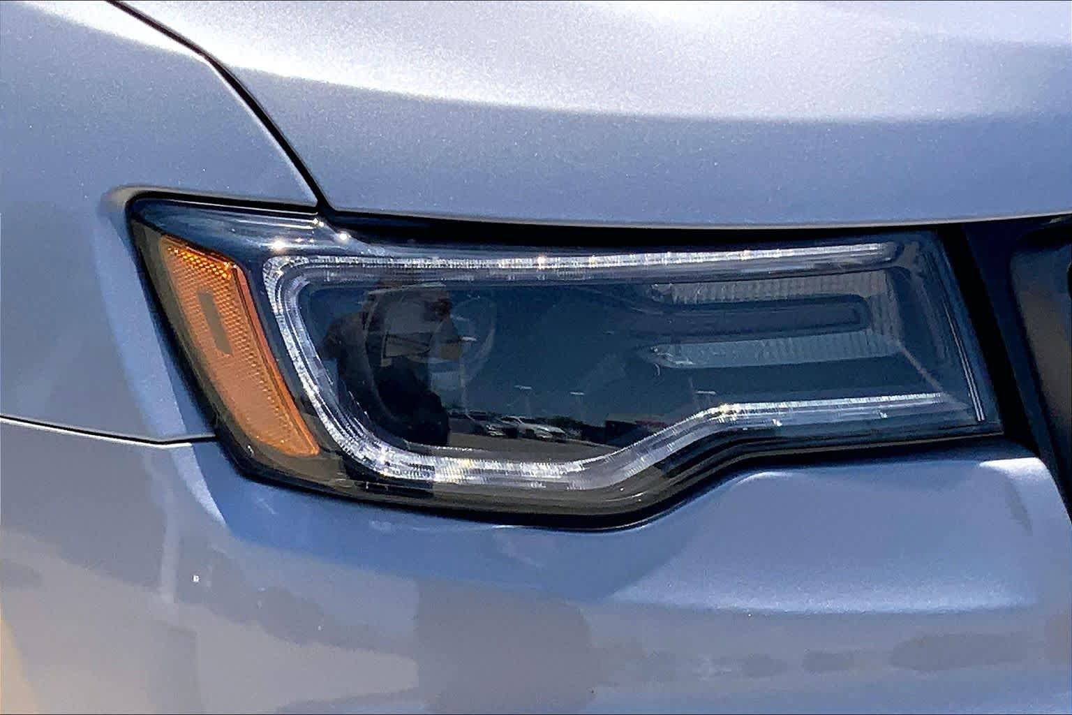 Used 2020 Jeep Grand Cherokee Trailhawk w/ Trailhawk Luxury Group AWD/4WD image 27