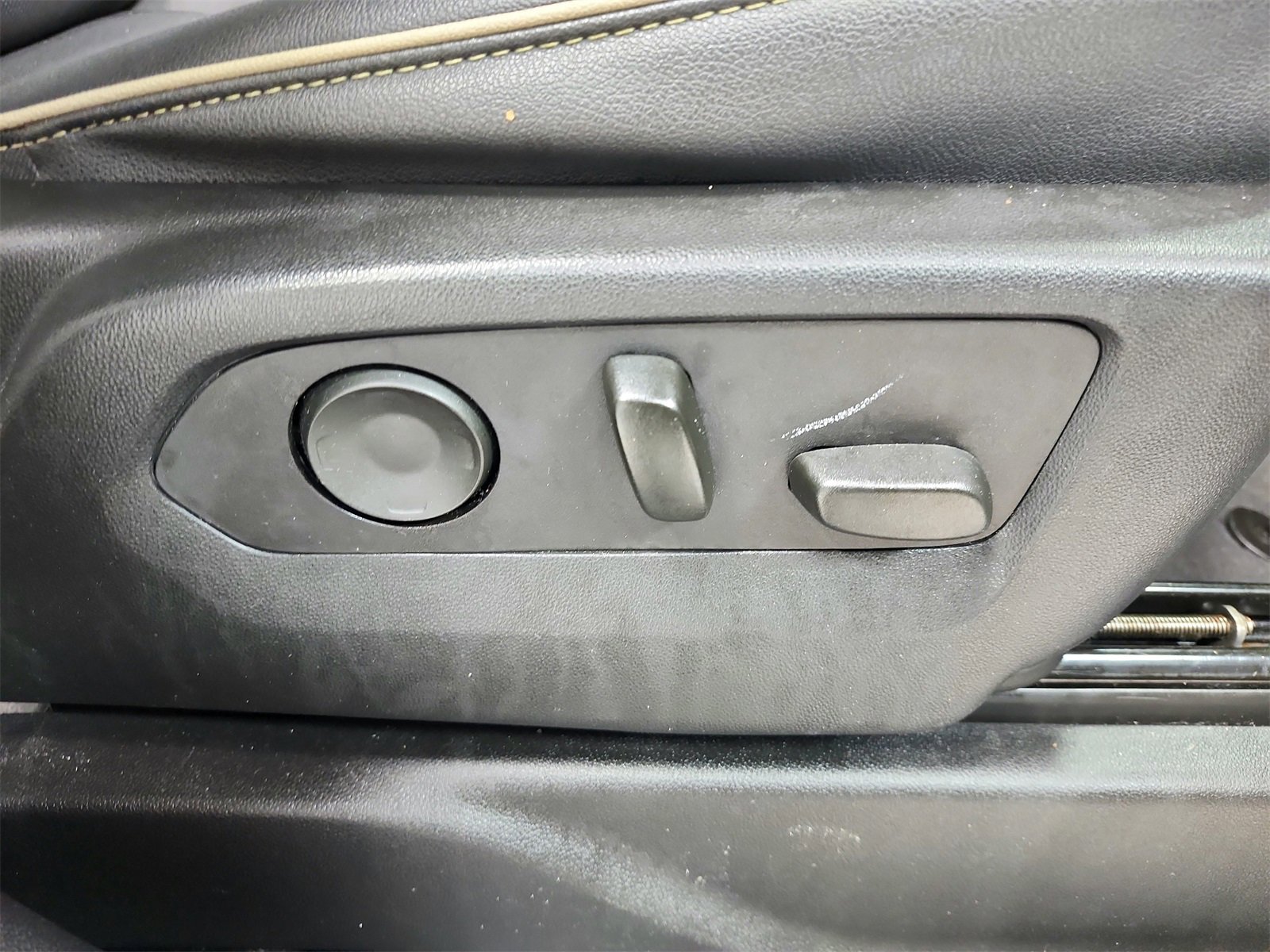 Used 2023 Chevrolet Suburban Premier image 43