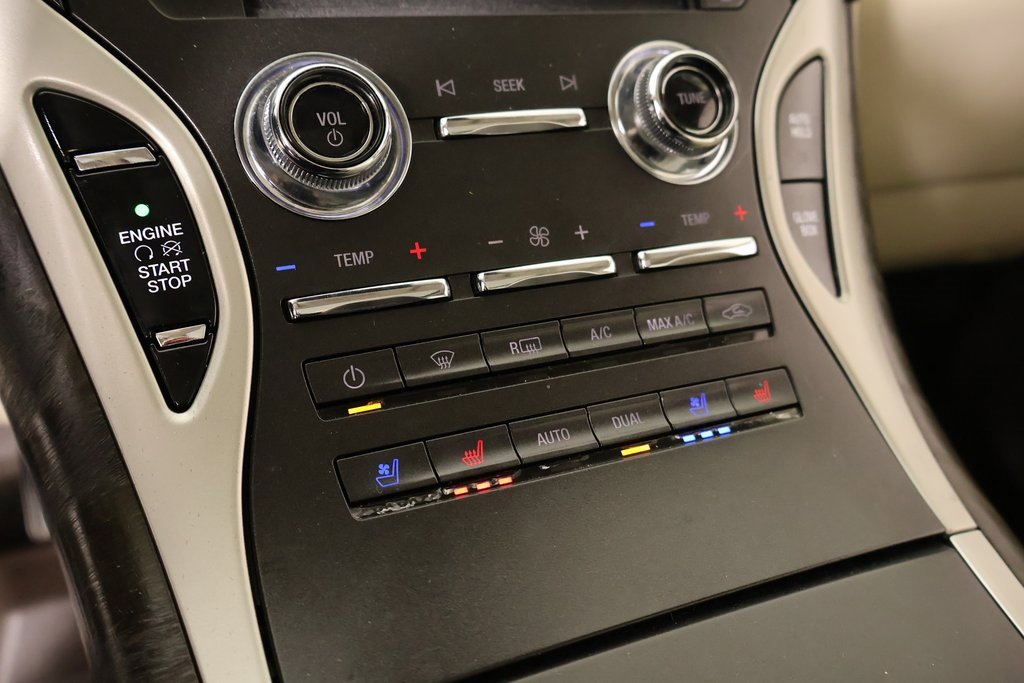 Used 2020 Lincoln Nautilus Reserve w/ Equipment Group 201A image 8