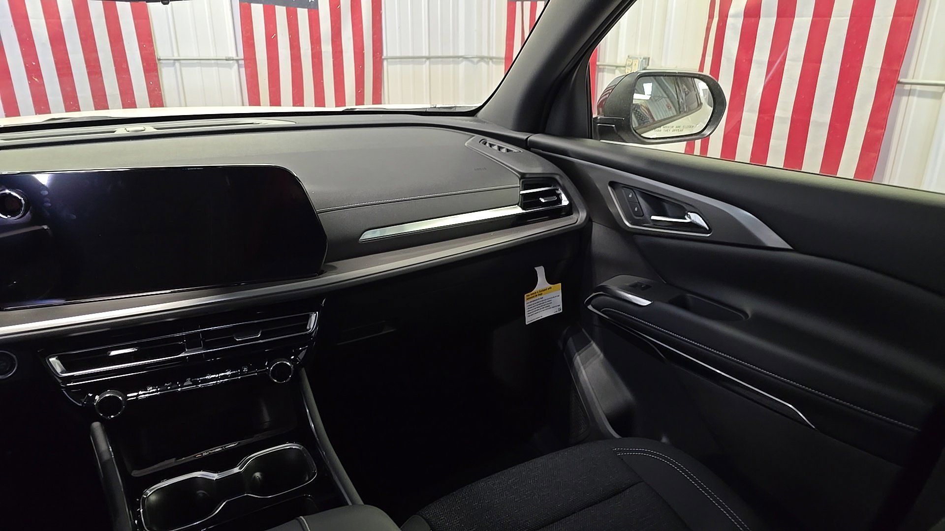 New 2026 Chevrolet Traverse LT w/ Sun and Wheel Package AWD/4WD image 16
