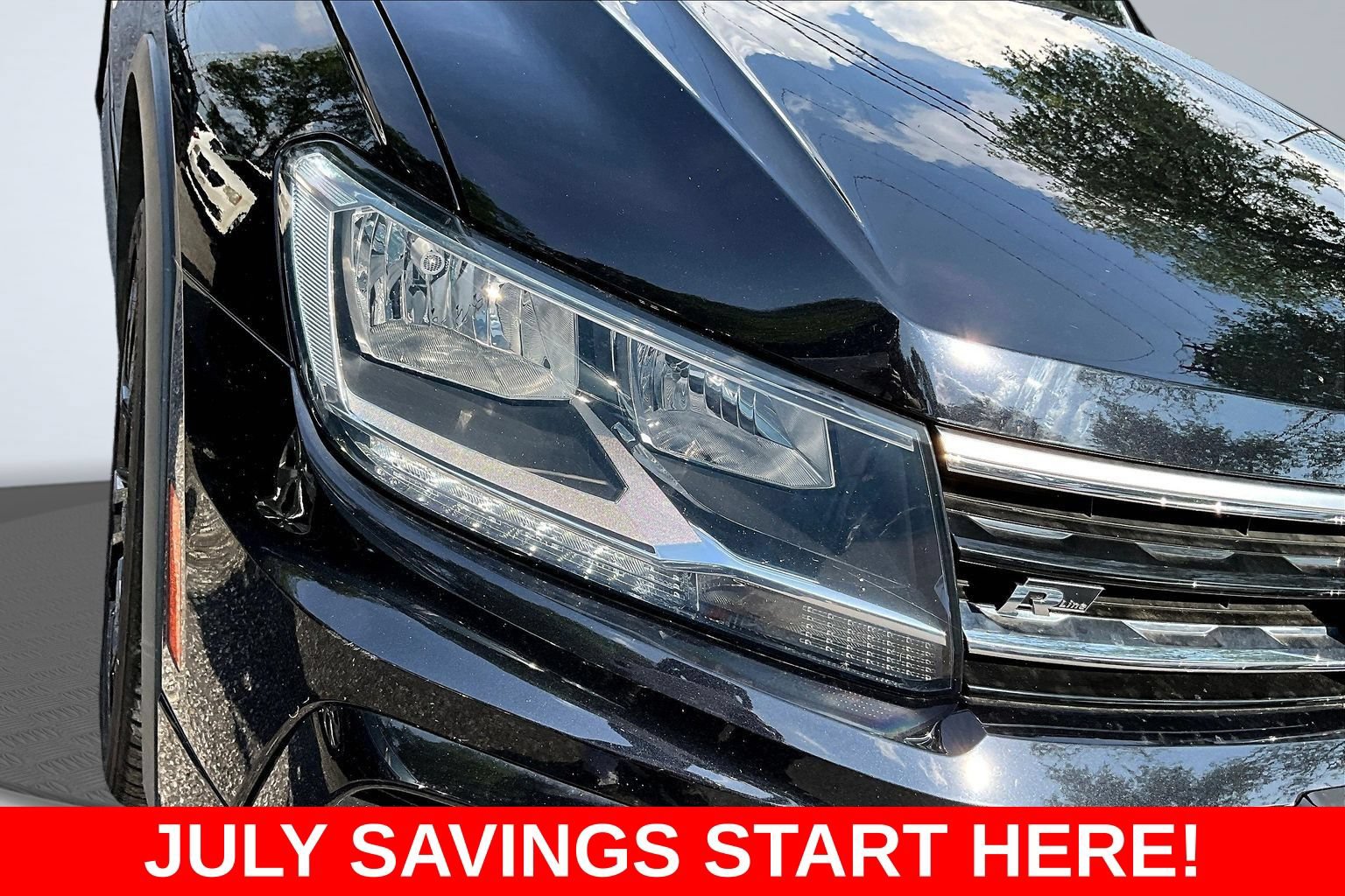 Used 2021 Volkswagen Tiguan SEL AWD/4WD image 41