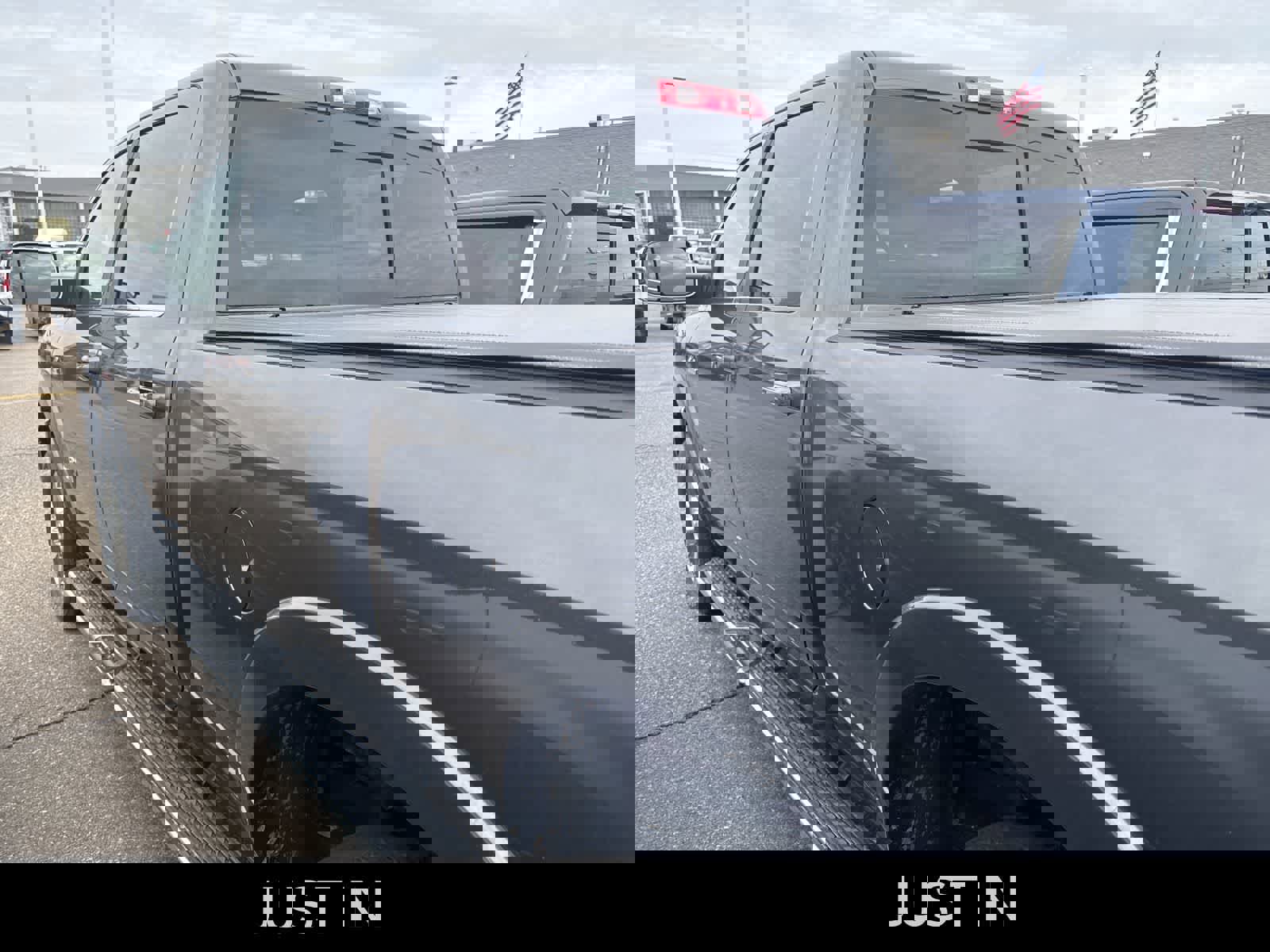 Used 2022 RAM 2500 Laramie w/ Chrome Appearance Group image 16