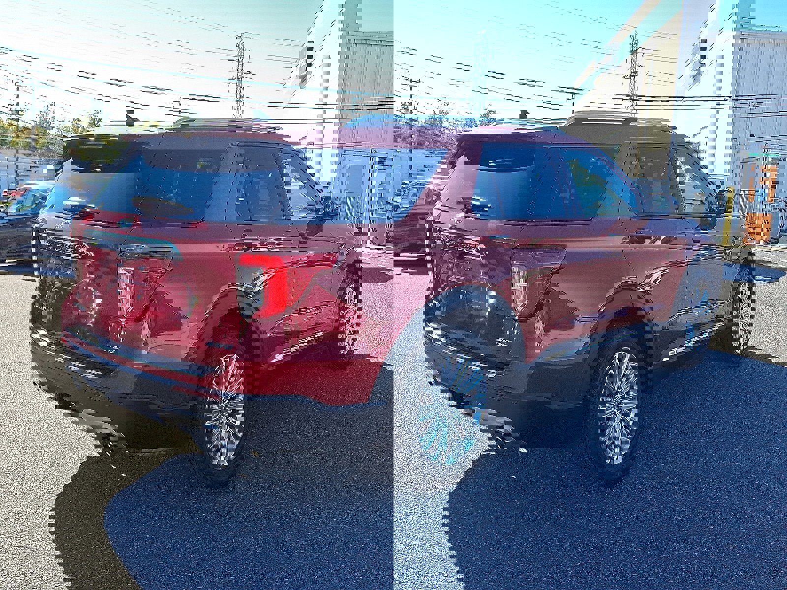 Used 2022 Ford Explorer Limited w/ Equipment Group 301A image 4