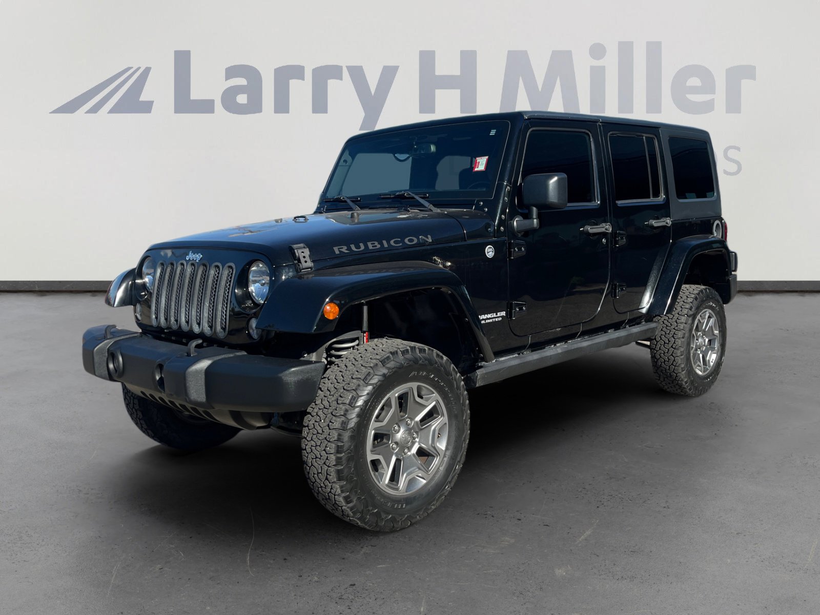 Used 2015 Jeep Wrangler Unlimited Rubicon w/ Connectivity Group image 1