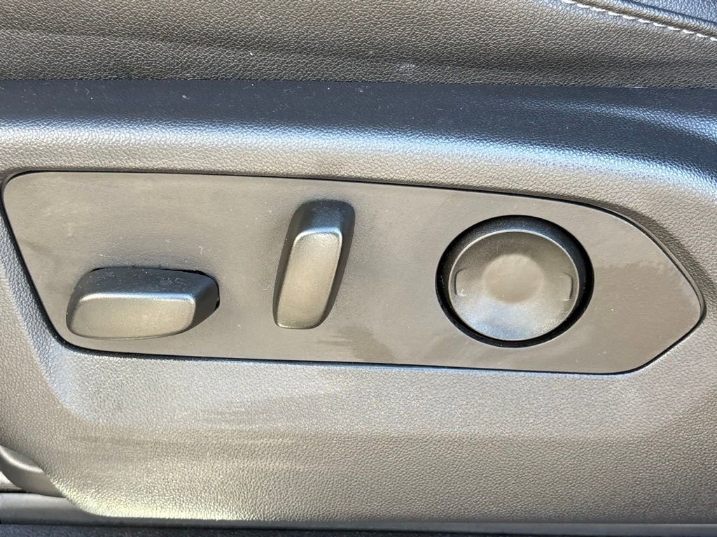 Used 2022 Chevrolet Silverado 1500 LTZ image 14