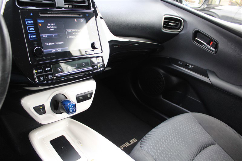 Used 2016 Toyota Prius Three image 14