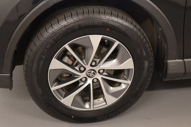 Used 2018 Toyota RAV4 XLE AWD/4WD image 7