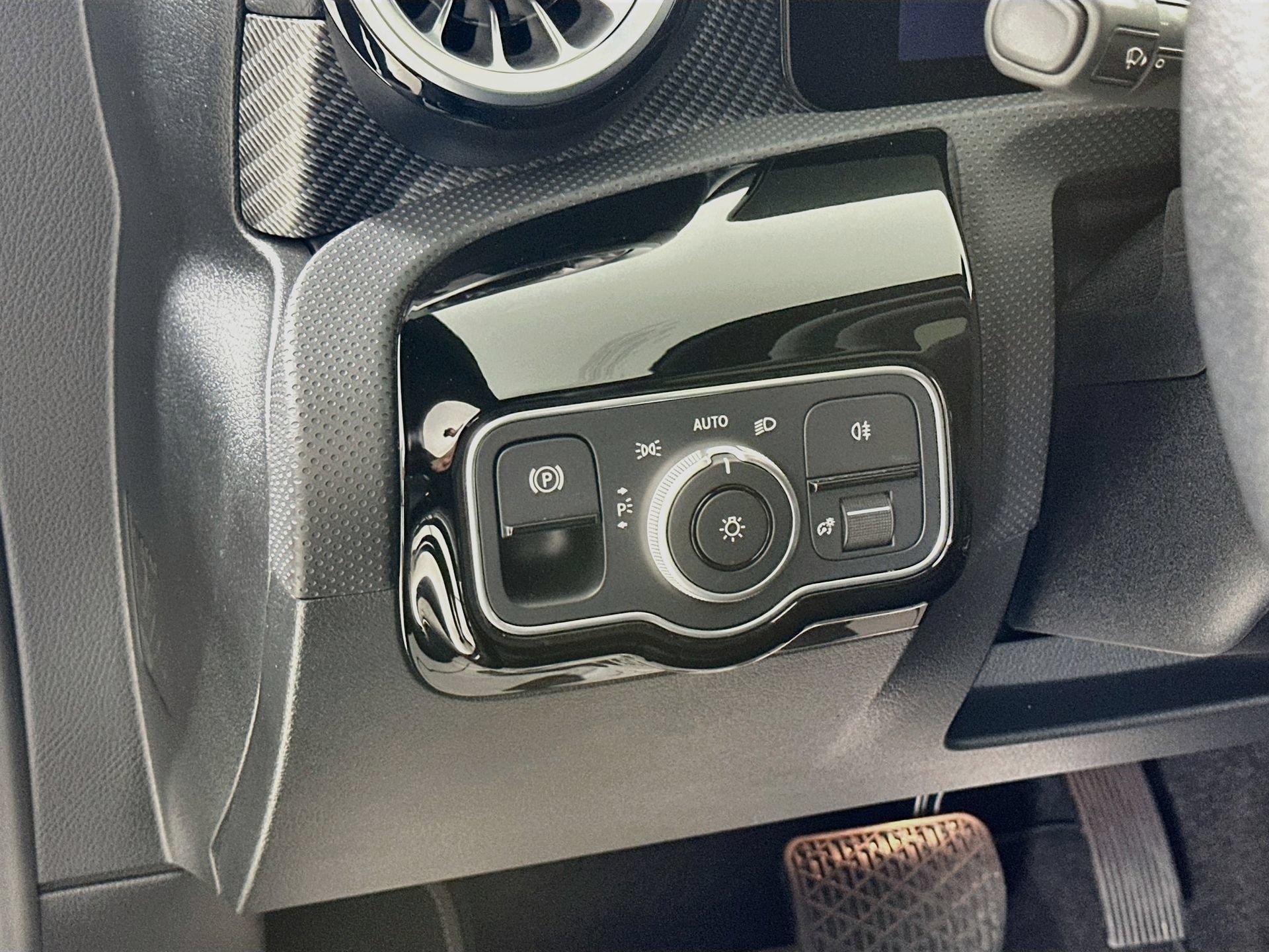 Certified 2025 Mercedes-Benz CLA 250 image 11
