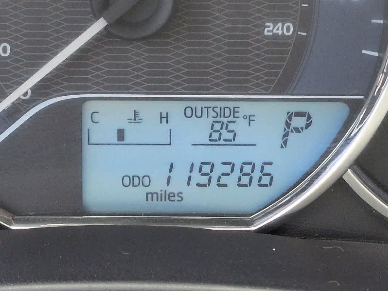 Used 2015 Toyota Corolla LE FWD image 24