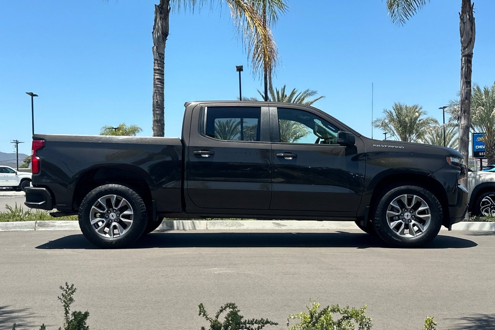 Used 2021 Chevrolet Silverado 1500 RST w/ Convenience Package II RWD image 3