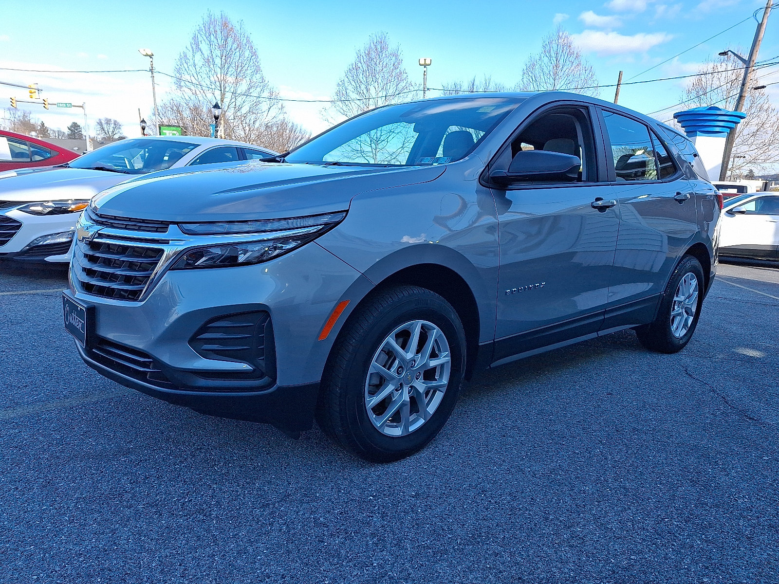 Used 2023 Chevrolet Equinox LS image 1