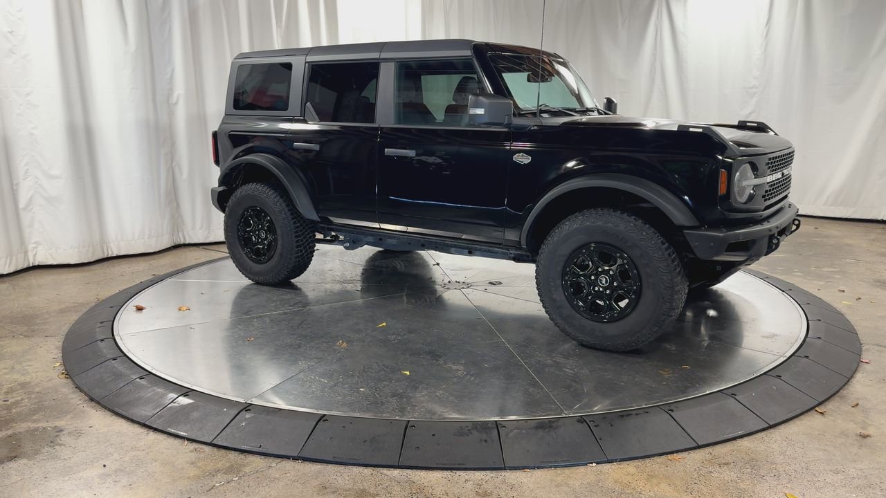 Used 2023 Ford Bronco Wildtrak image 3