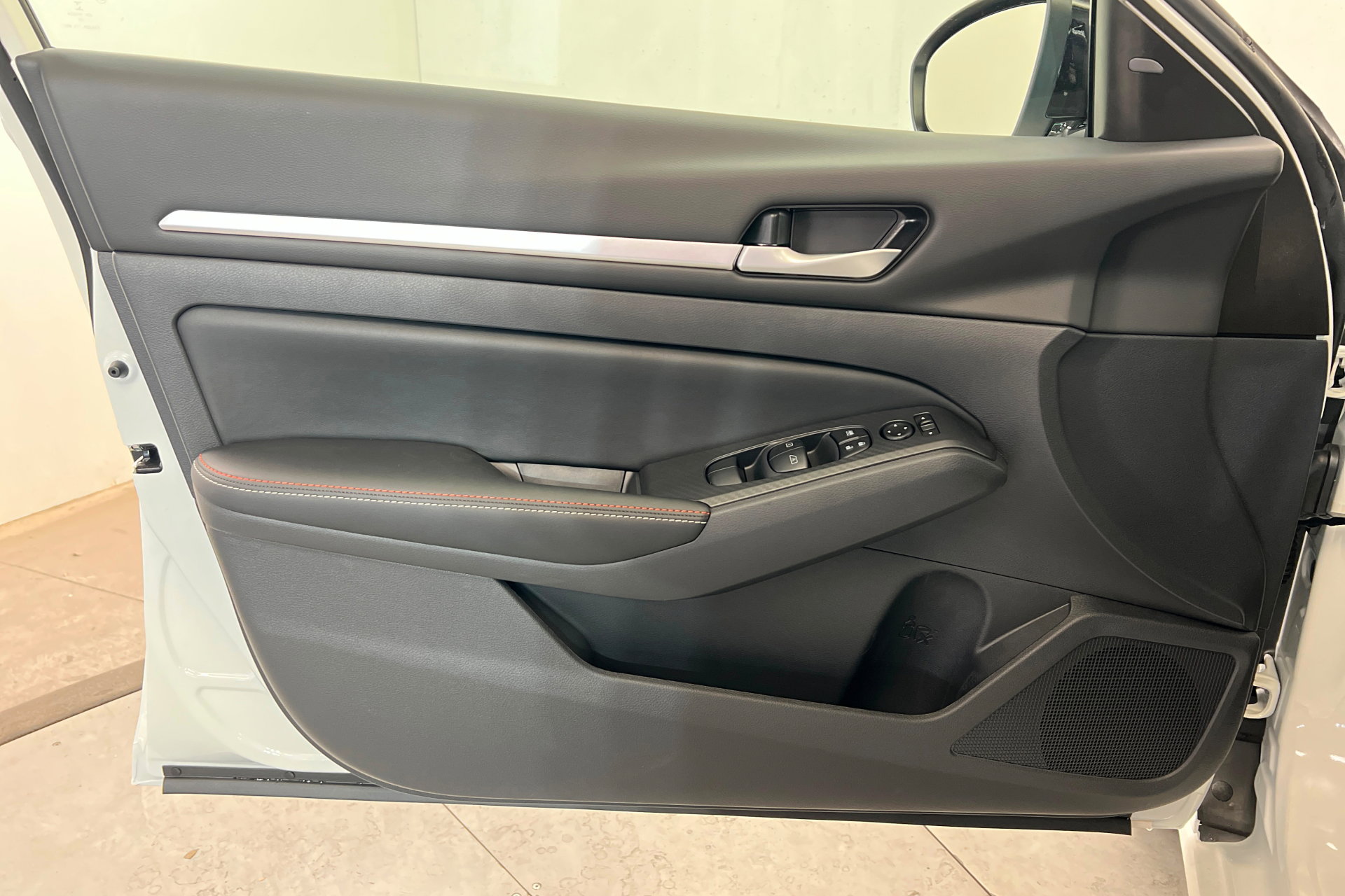 New 2026 Nissan Altima 2.5 SR image 14