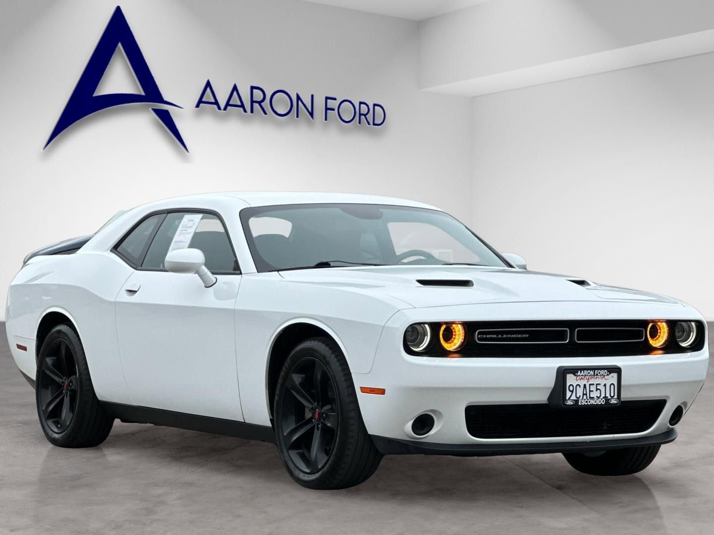 Used 2022 Dodge Challenger SXT RWD image 8