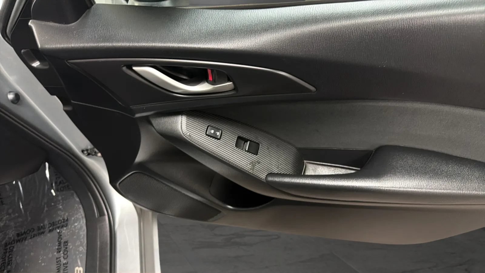 Used 2015 MAZDA MAZDA3 i SV FWD image 17