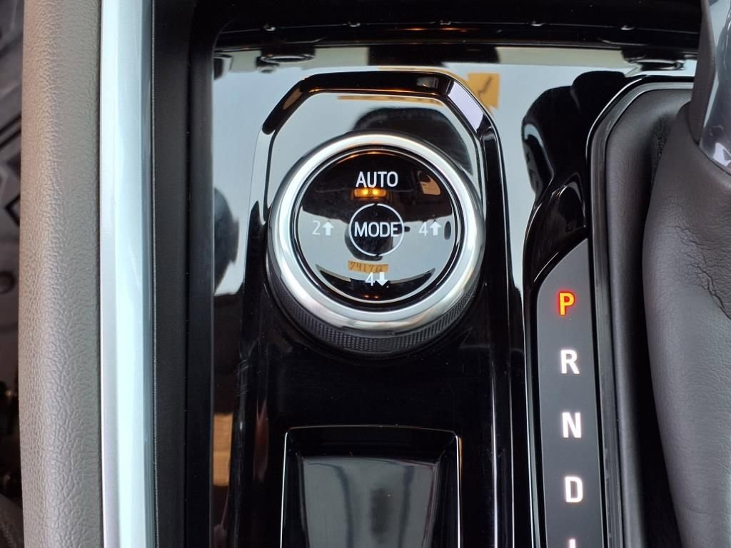 Used 2023 Chevrolet Colorado ZR2 w/ ZR2 Convenience Package III image 25