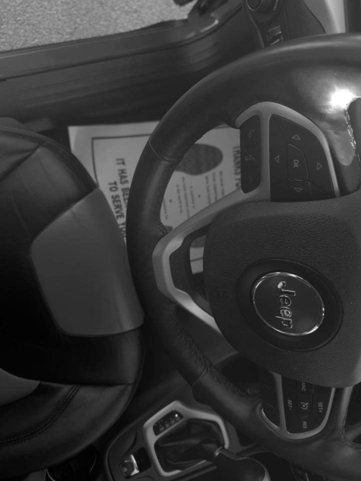 Used 2014 Jeep Cherokee Limited image 11