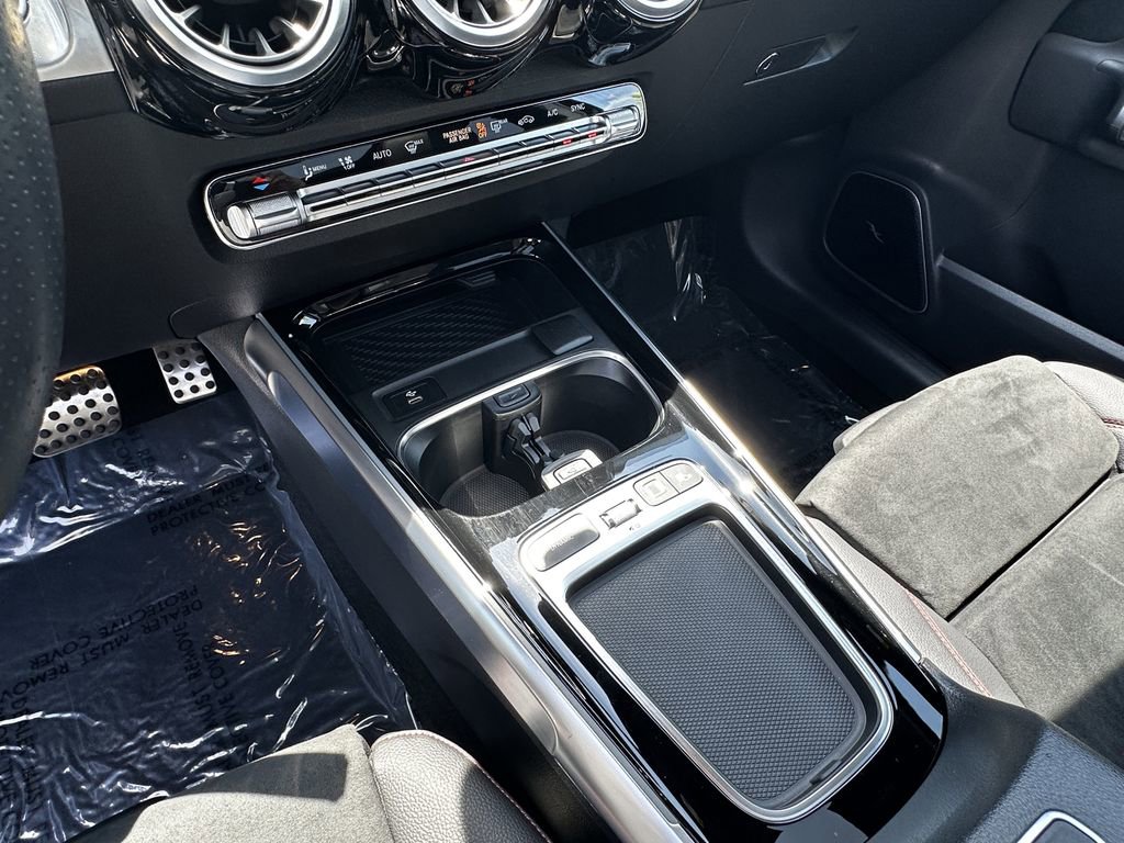 Certified 2025 Mercedes-Benz GLB 250 image 32