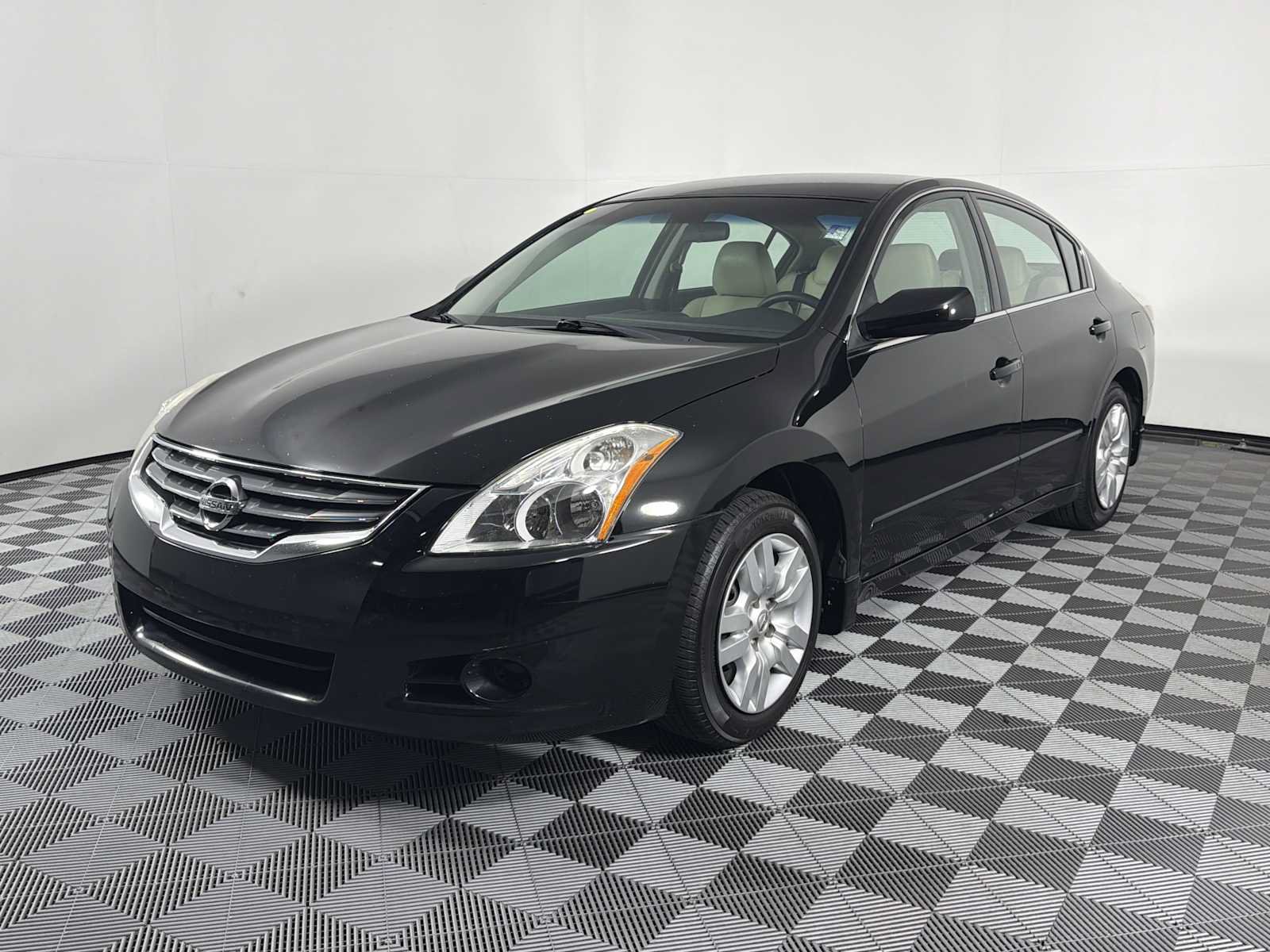 Used 2012 Nissan Altima 2.5 S FWD image 3